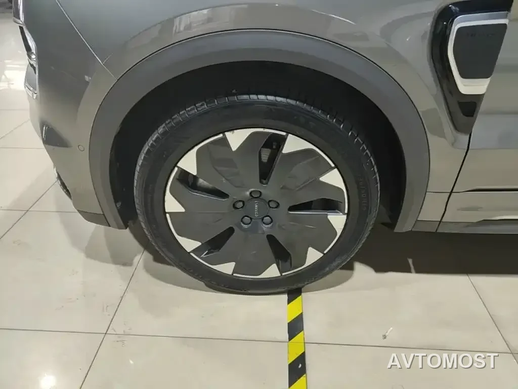 Lynk & Co 05 EM-P 2021 1.5TD PHEV HALO — фото 20