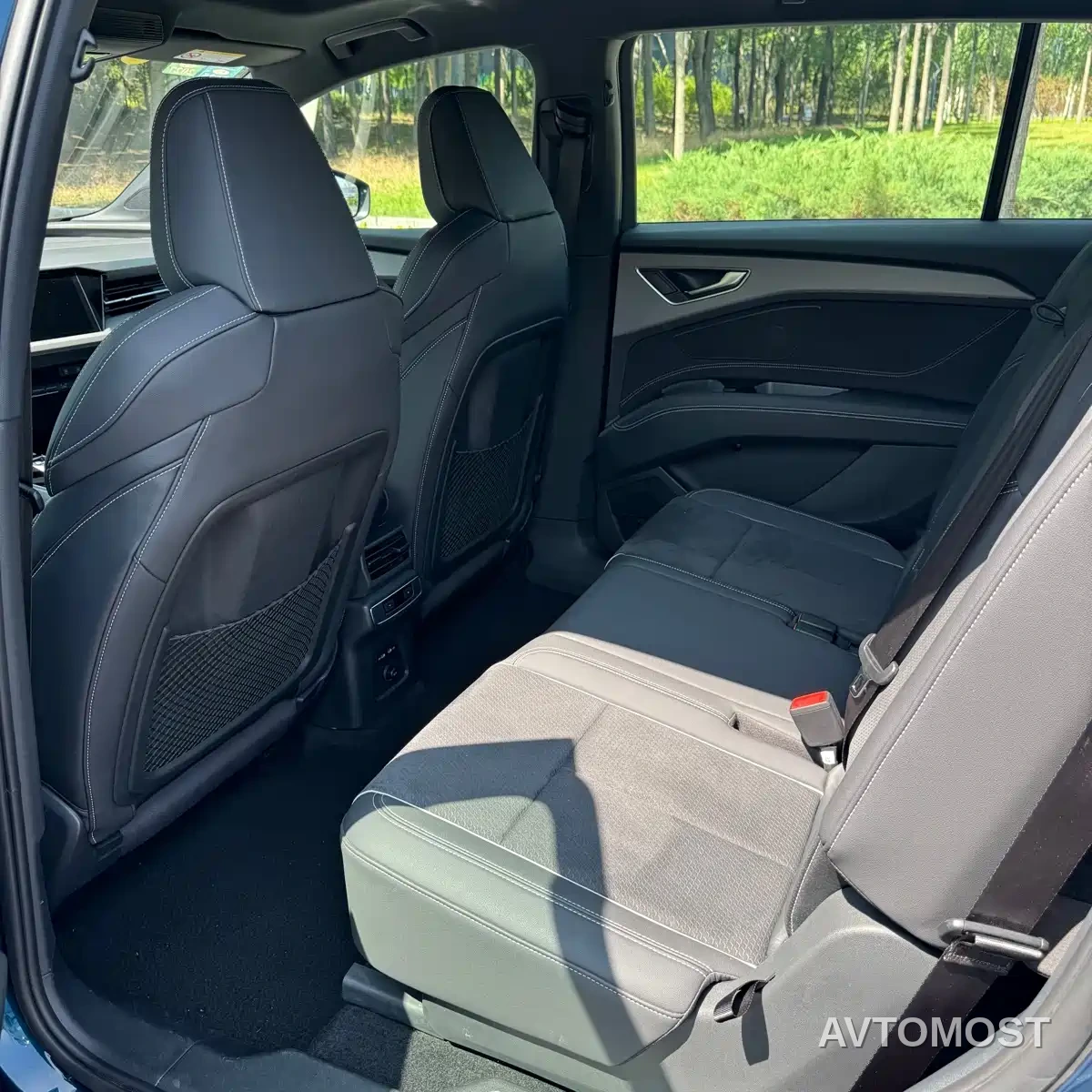 Audi Q5 e-tron 2022 40 e-tron Starlight Mech Suit — фото 12