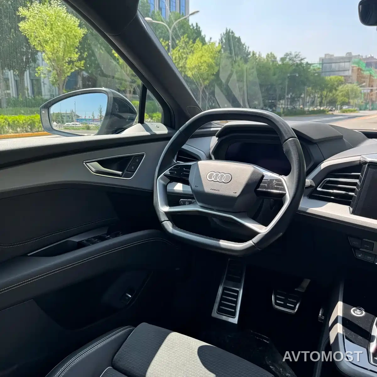 Audi Q5 e-tron 2022 40 e-tron Starlight Mech Suit — фото 15