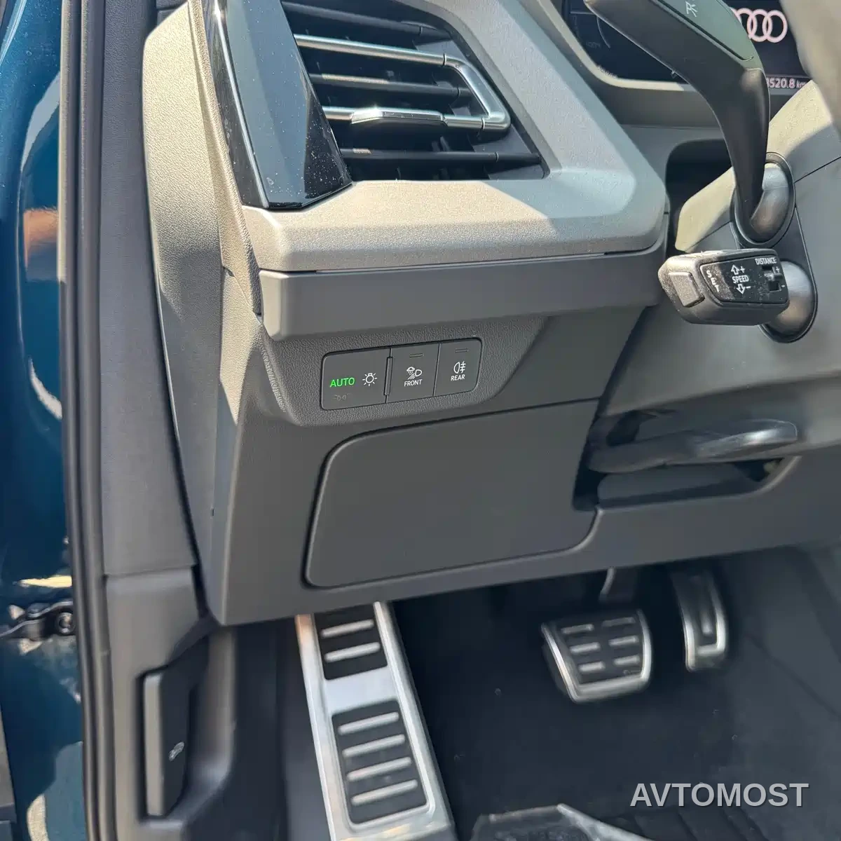 Audi Q5 e-tron 2022 40 e-tron Starlight Mech Suit — фото 17
