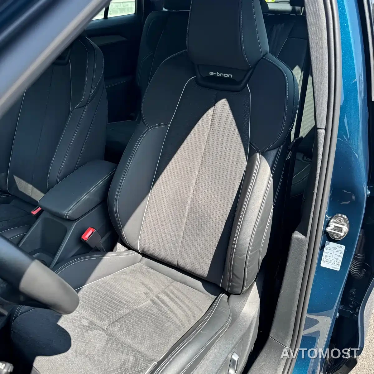 Audi Q5 e-tron 2022 40 e-tron Starlight Mech Suit — фото 20