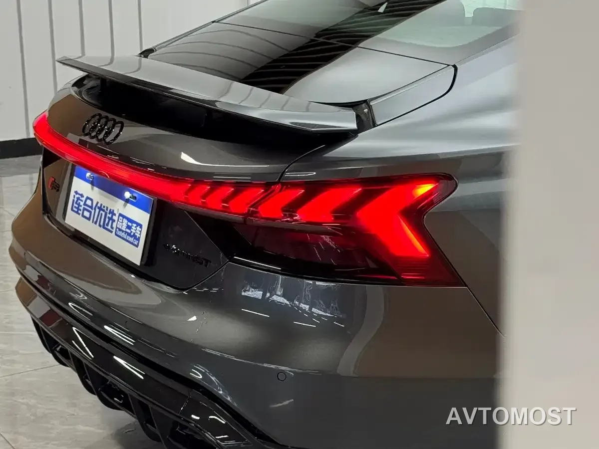 Audi RS e-tron GT 2023 Base Model — фото 18