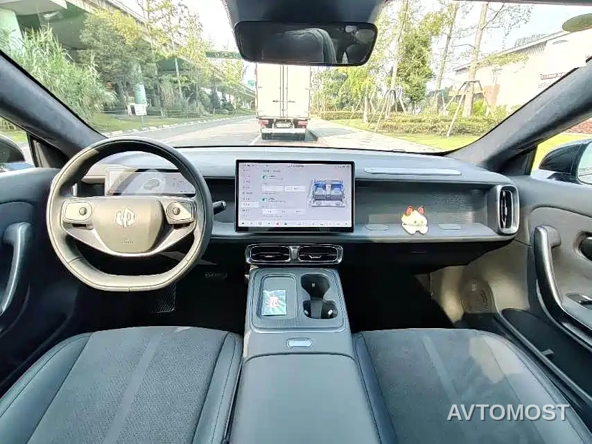 Leapmotor Lafa 5 2026 515 Standard Model — фото 4