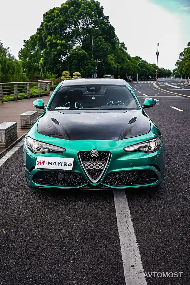 Alfa Romeo Giulia 2020 2.9T 510HP Quadrifoglio Edition — фото 7