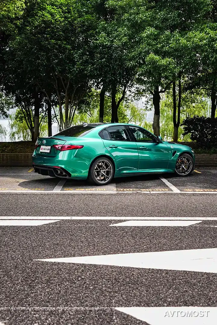 Alfa Romeo Giulia 2020 2.9T 510HP Quadrifoglio Edition — фото 8