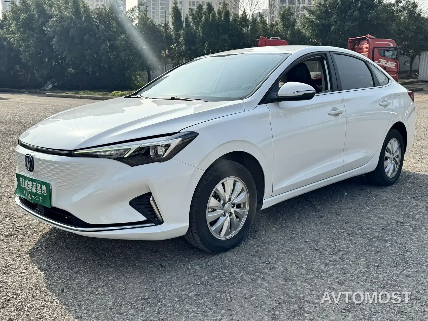 Changan Eado New Energy 2022 EV460 Smart Ride-Hailing Edition (LFP) — фото 3