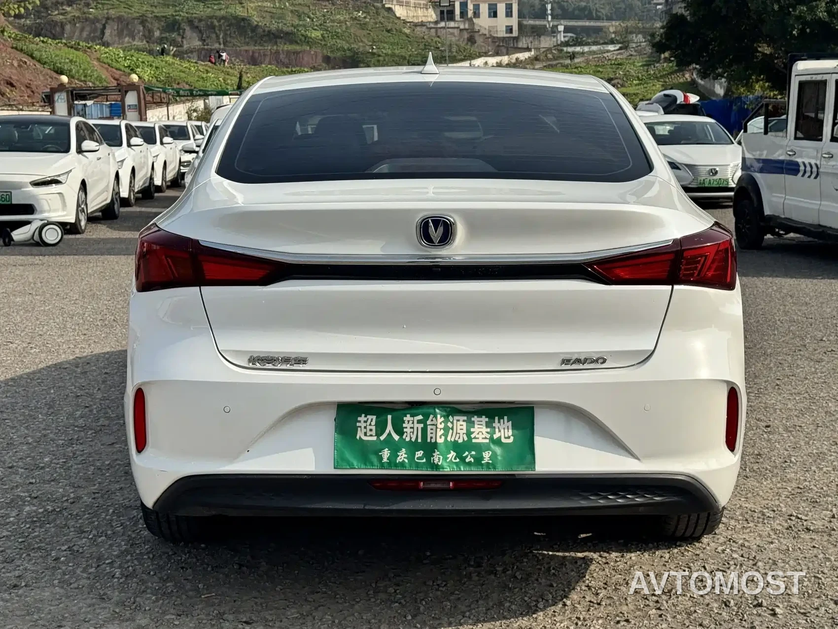 Changan Eado New Energy 2022 EV460 Smart Ride-Hailing Edition (LFP) — фото 5