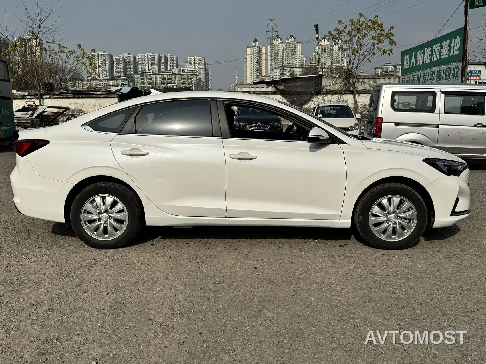 Changan Eado New Energy 2022 EV460 Smart Ride-Hailing Edition (LFP) — фото 7