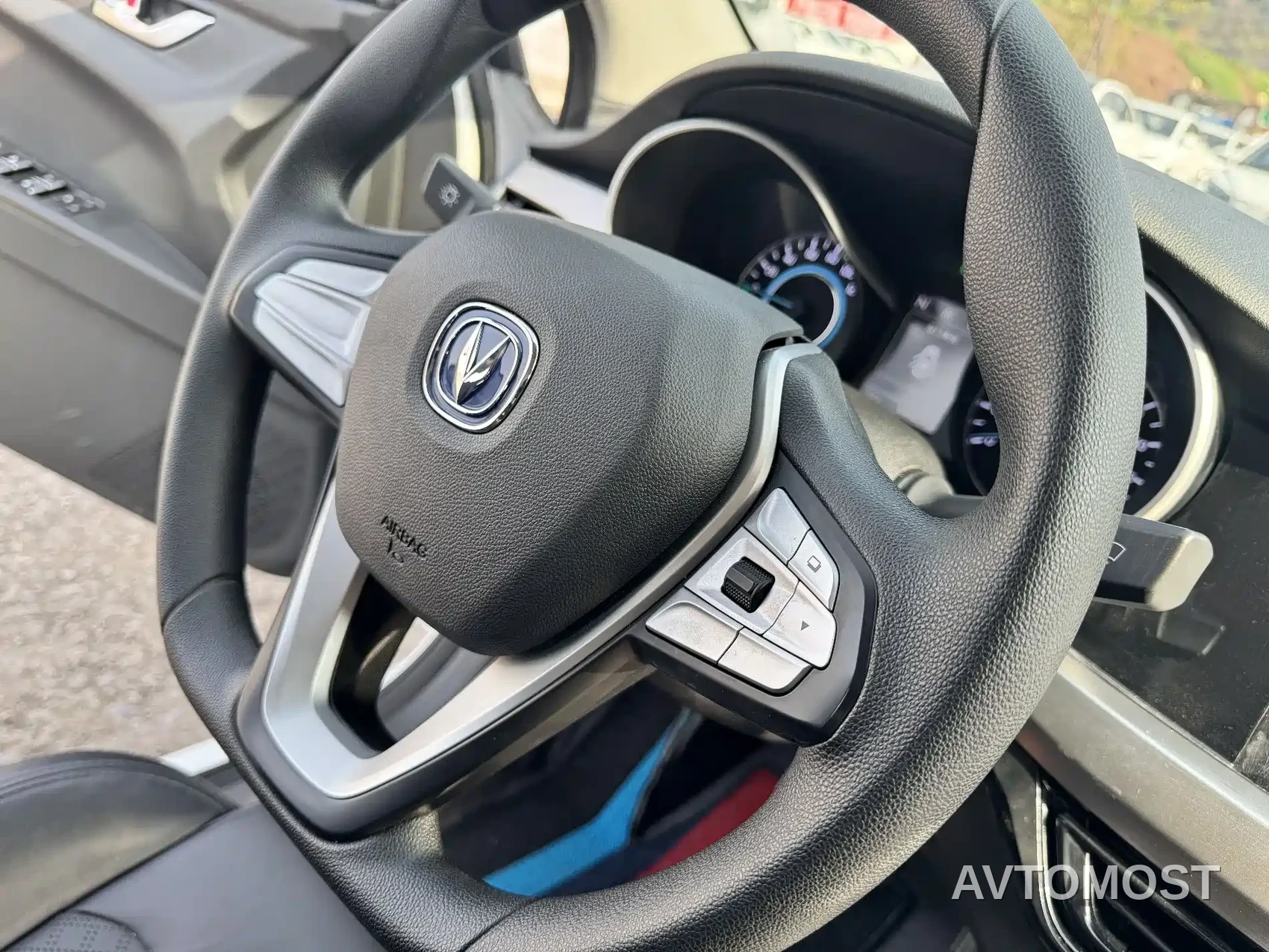 Changan Eado New Energy 2022 EV460 Smart Ride-Hailing Edition (LFP) — фото 13