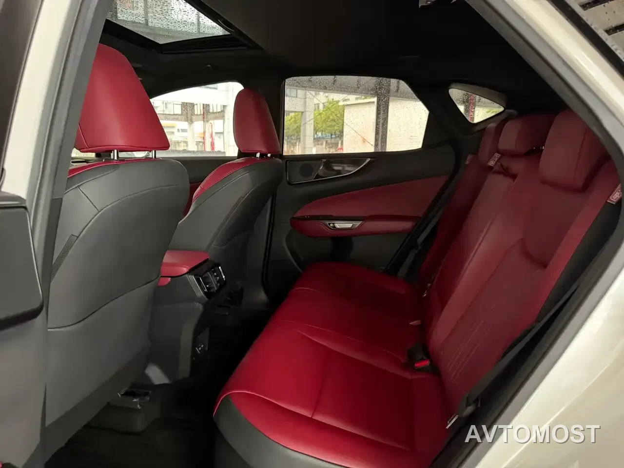 Lexus NX New Energy 2022 400h+ Joy Edition — фото 3