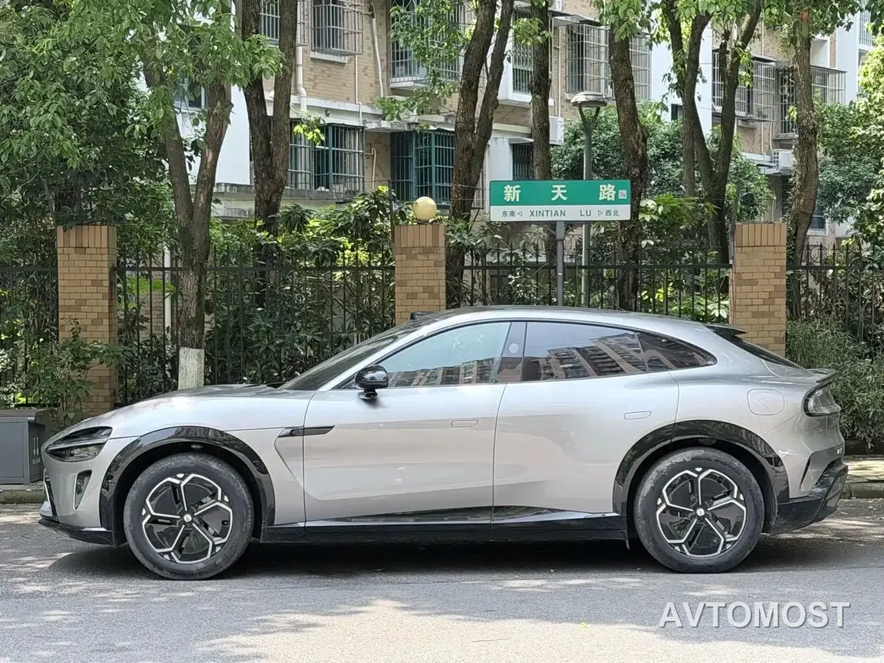 Xiaomi YU7 2025 Extended Range RWD Edition — фото 12