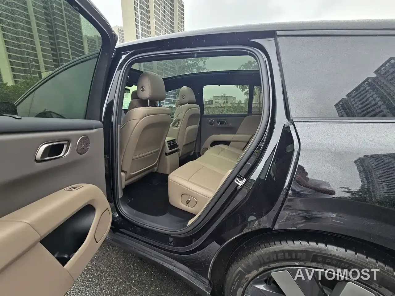 Li Auto i6 2025 4WD Base Model — фото 3