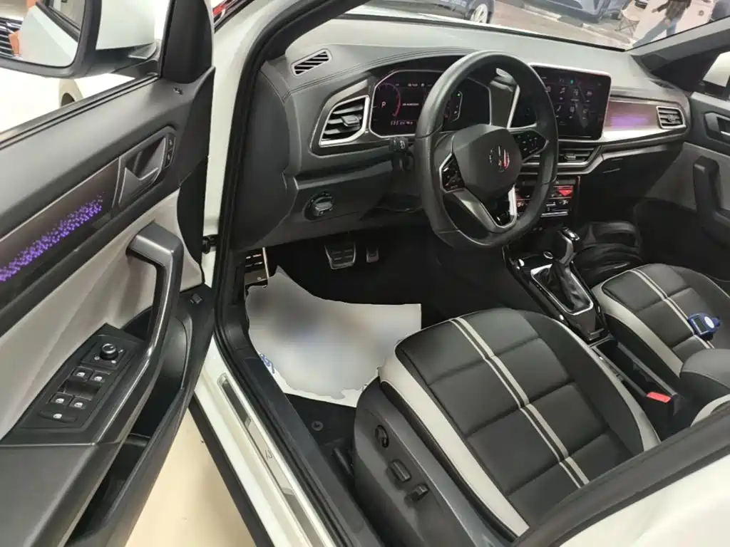 Volkswagen T-ROC 2024 300TSI DSG 2WD Morning Light Edition — фото 16