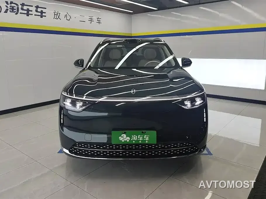 AITO M8 2025 Extended Range Max 37kWh 5-Seater — фото 2