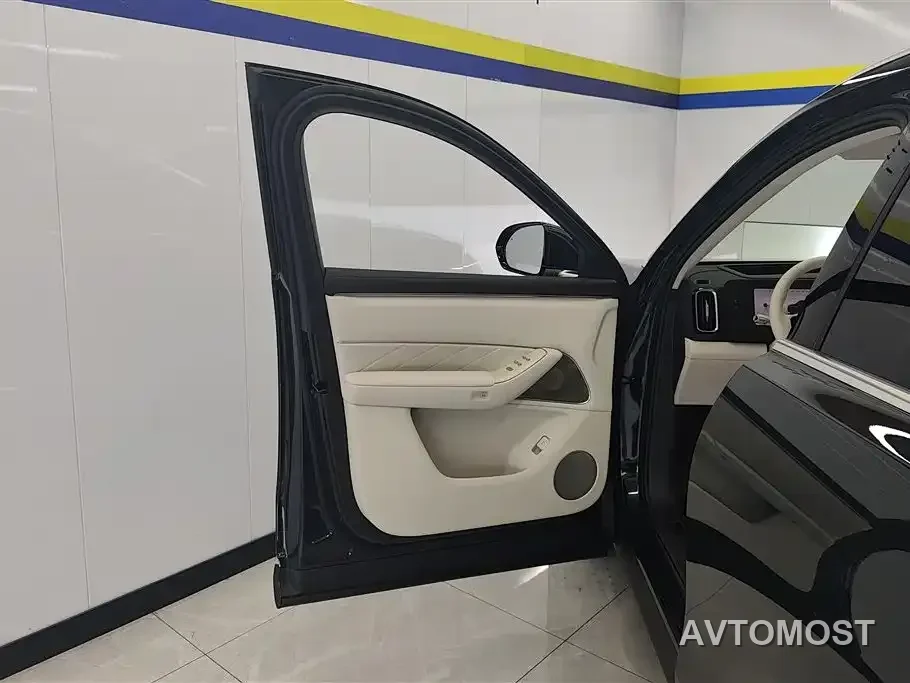 AITO M8 2025 Extended Range Max 37kWh 5-Seater — фото 6
