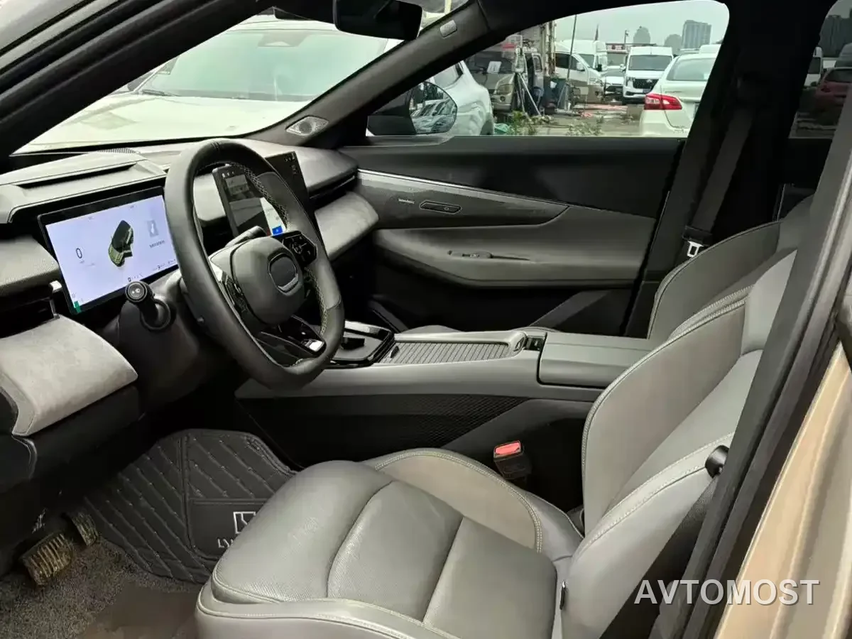 Lynk & Co 08 EM-P 2025 Model 120km Long Range Plus — фото 4