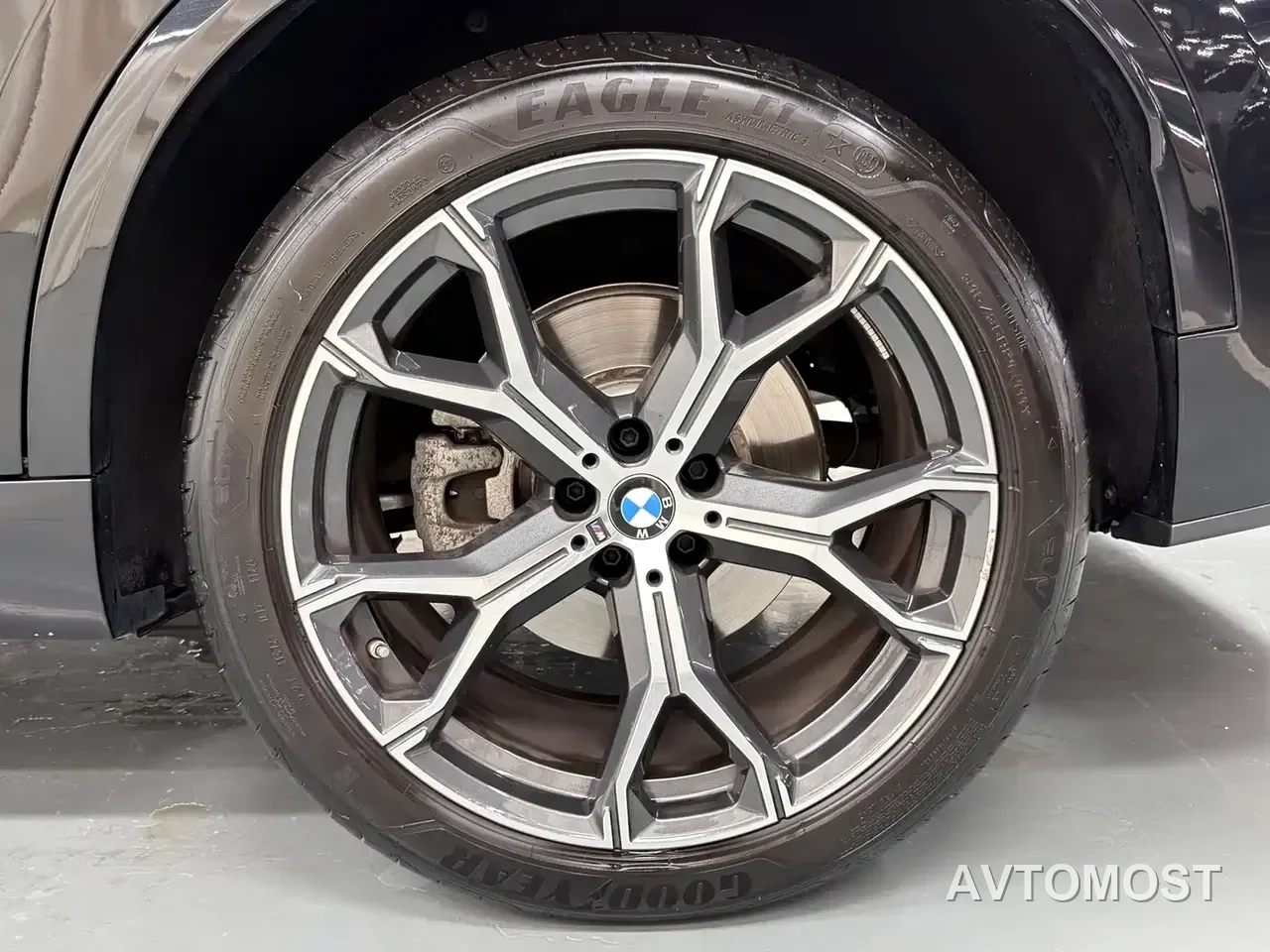 BMW X5 2022 Model xDrive 40Li M Sport Package — фото 2