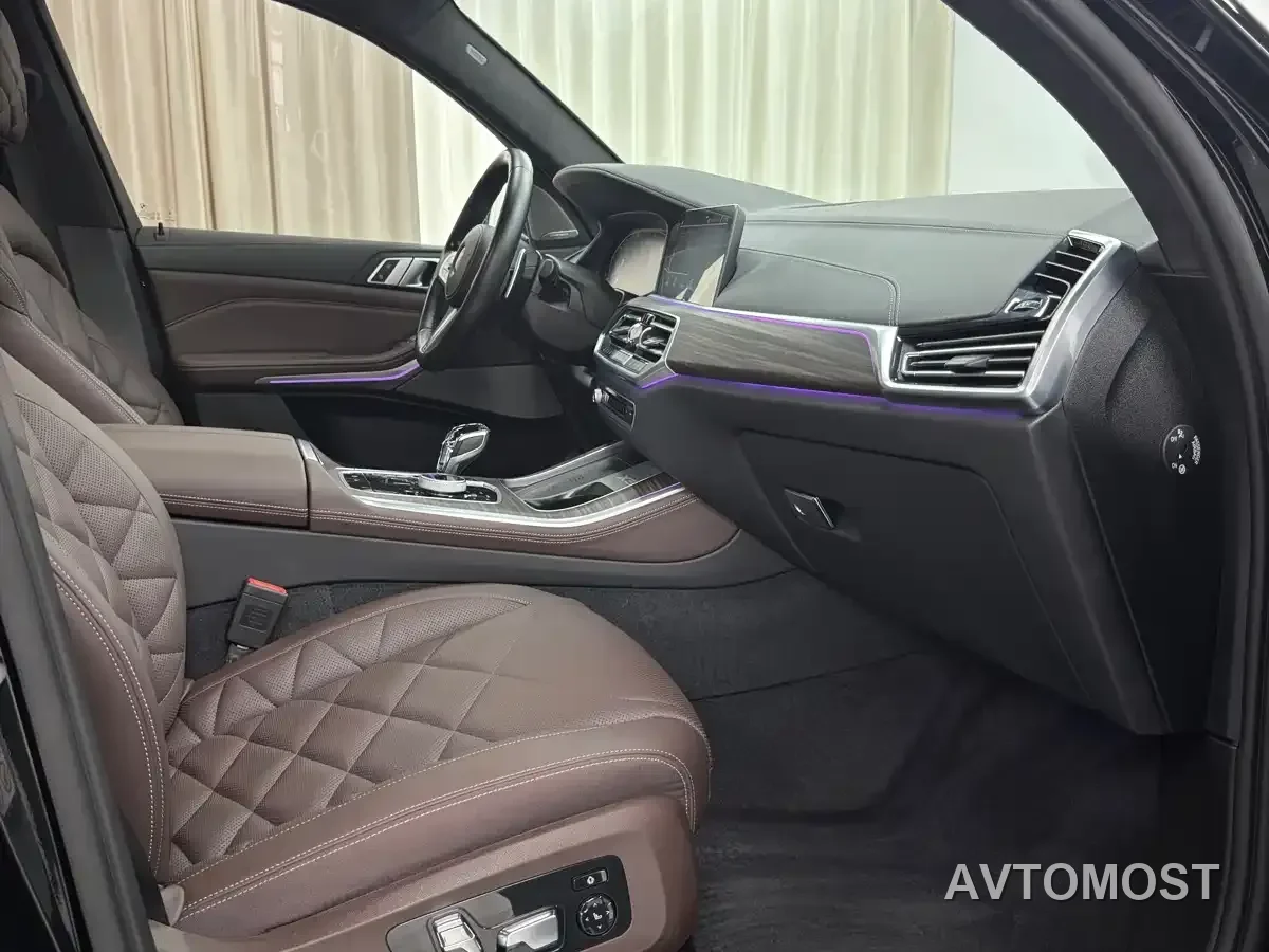 BMW X5 2022 Model xDrive 40Li M Sport Package — фото 10