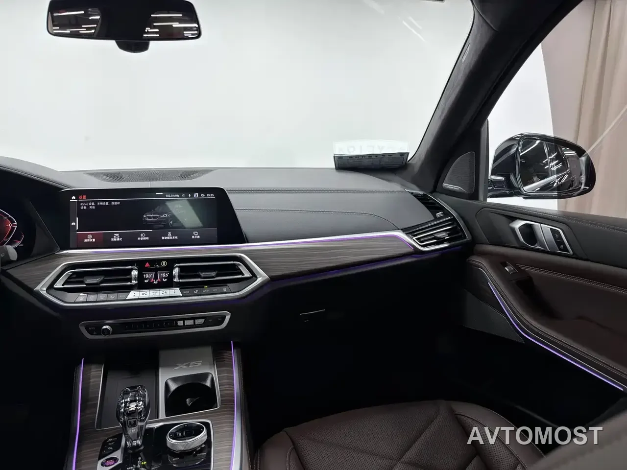 BMW X5 2022 Model xDrive 40Li M Sport Package — фото 12