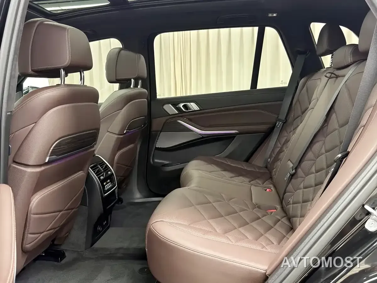 BMW X5 2022 Model xDrive 40Li M Sport Package — фото 16