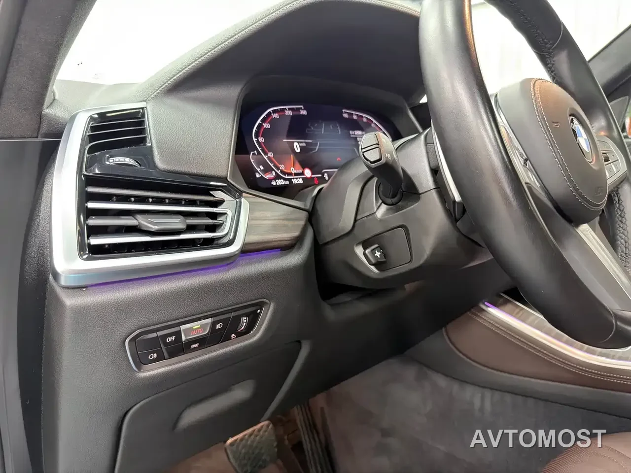 BMW X5 2022 Model xDrive 40Li M Sport Package — фото 23