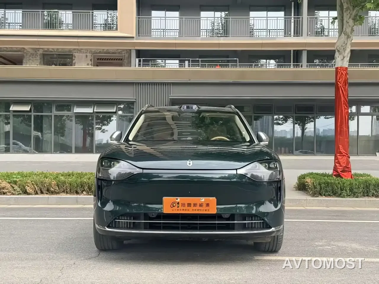 AITO M9 2024 Range Extender Max Edition 42kWh 6-seater — фото 1