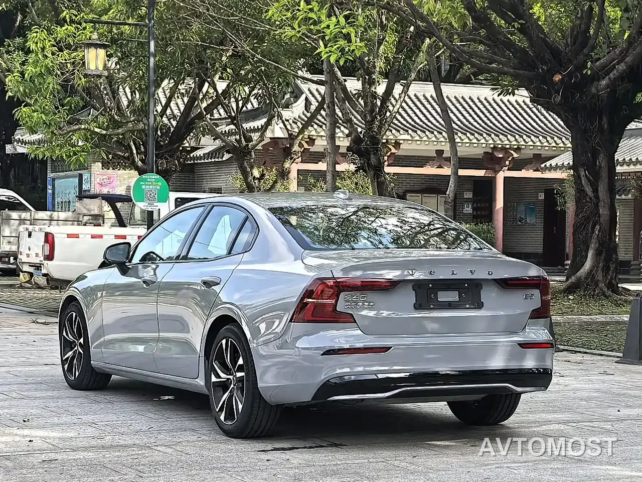 Volvo S60 2025 B5 Elegance Sport Edition — фото 2