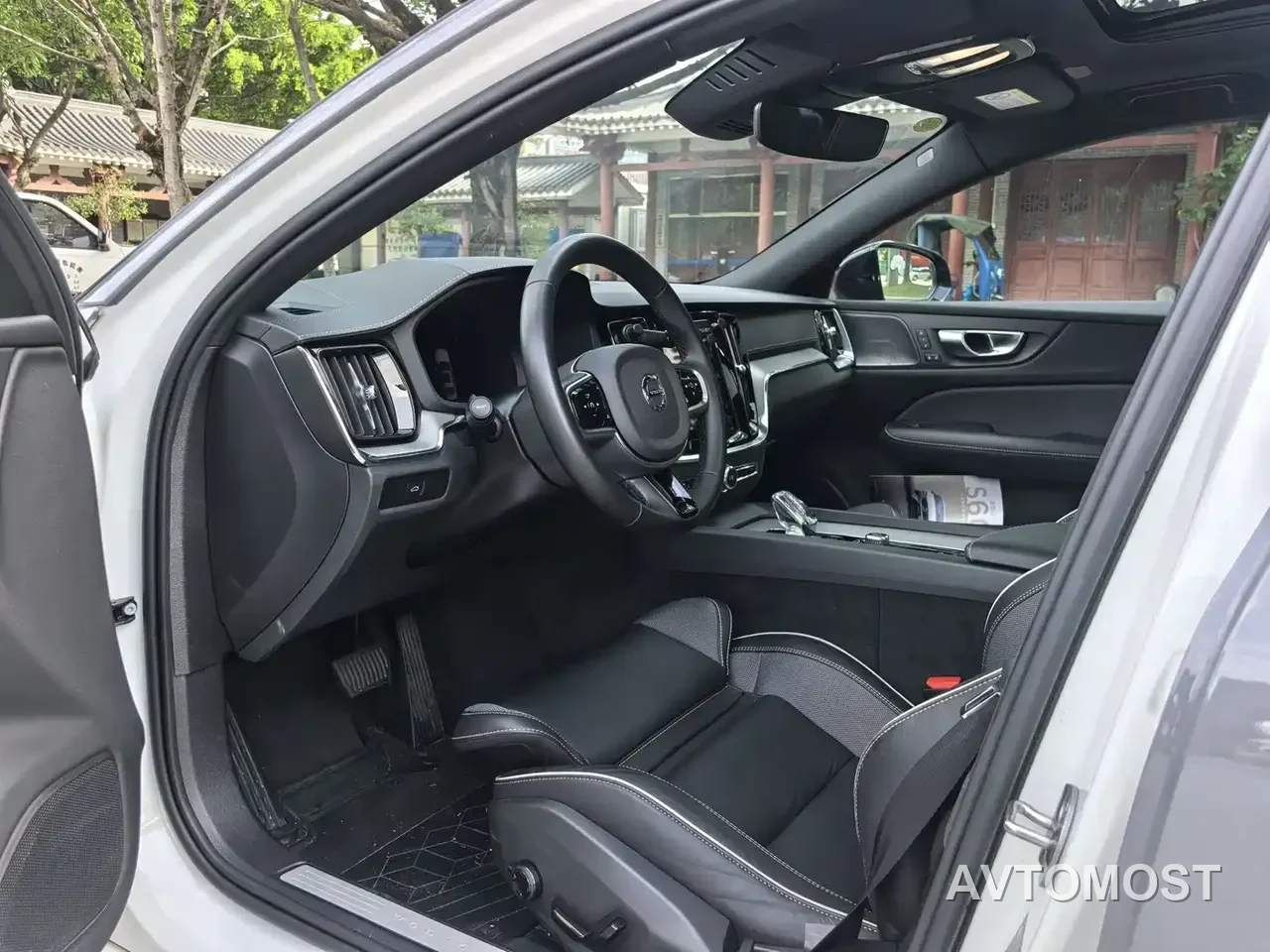 Volvo S60 2025 B5 Elegance Sport Edition — фото 11
