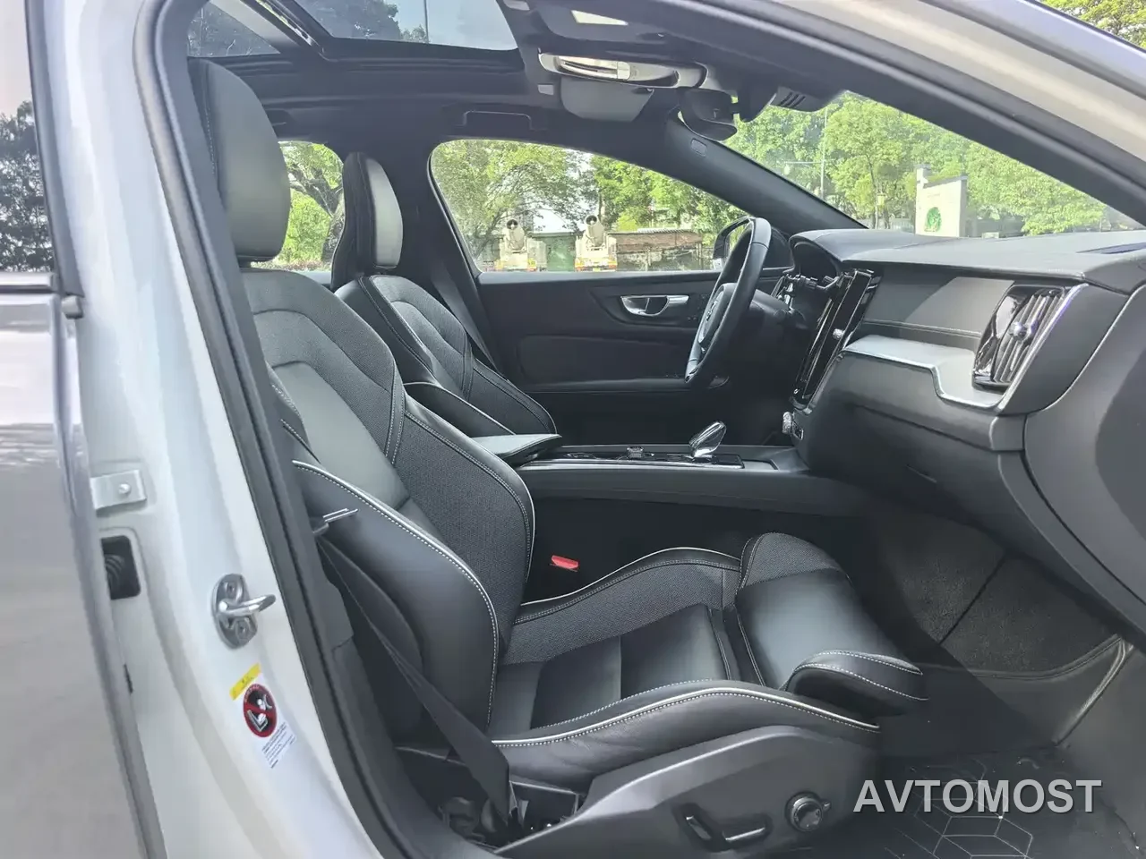 Volvo S60 2025 B5 Elegance Sport Edition — фото 10