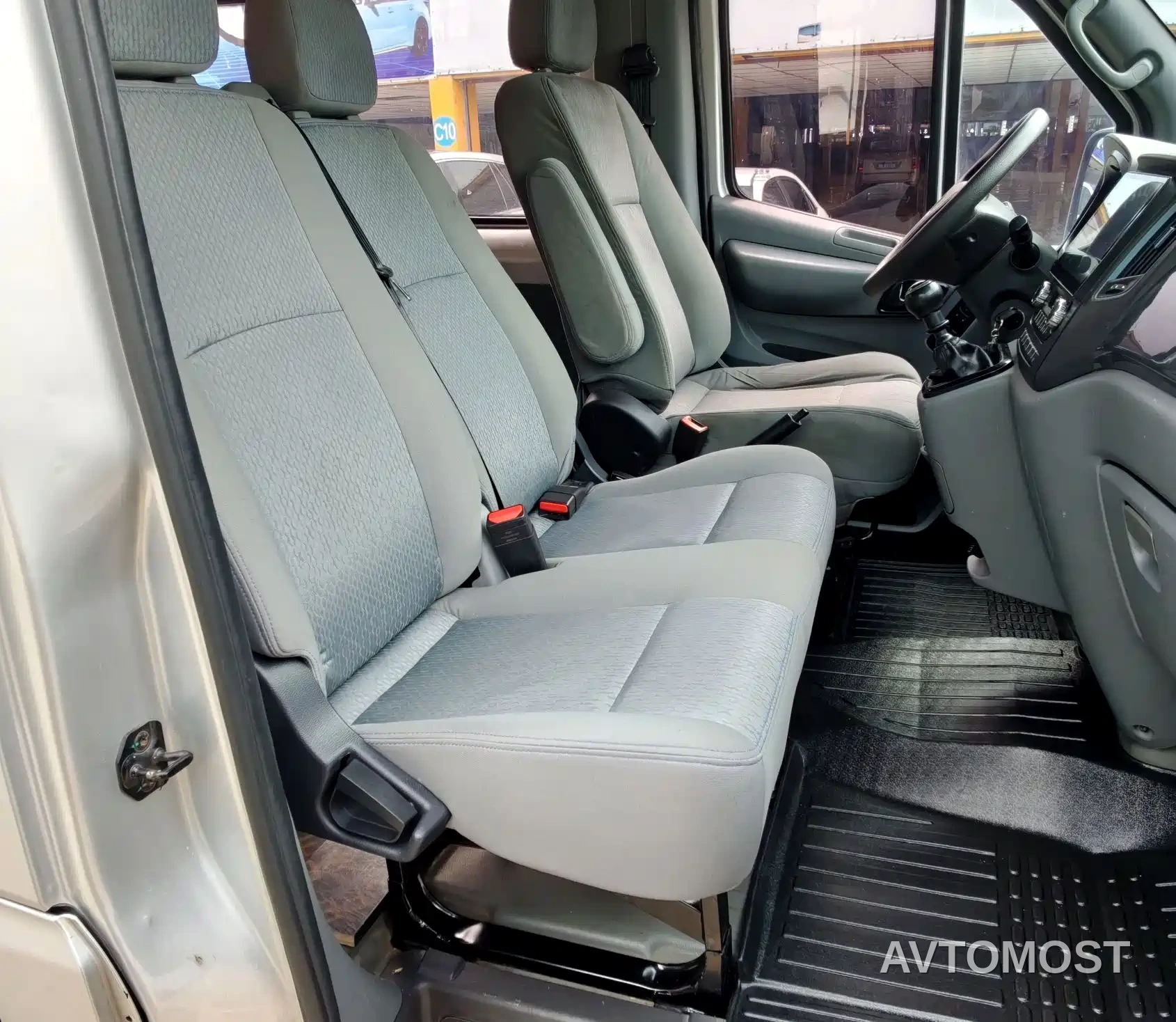Foton Tuyano 2021 2.0T Manual Tongtu Extended Wheelbase Medium Roof 9-Seater 4F20TC3 — фото 13