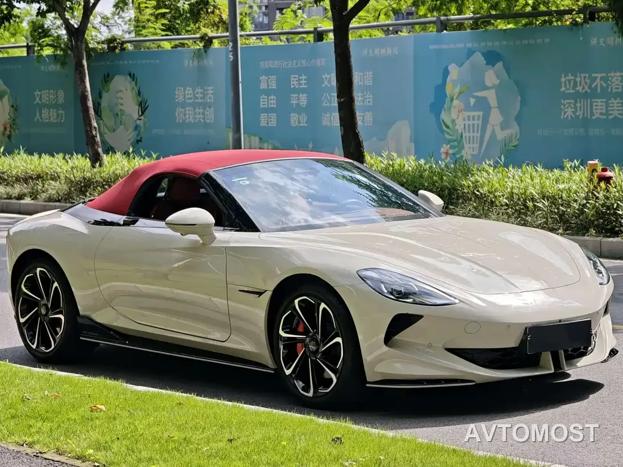 MG Cyberster 2024 520km Legend AWD Red Canopy Edition — фото 7