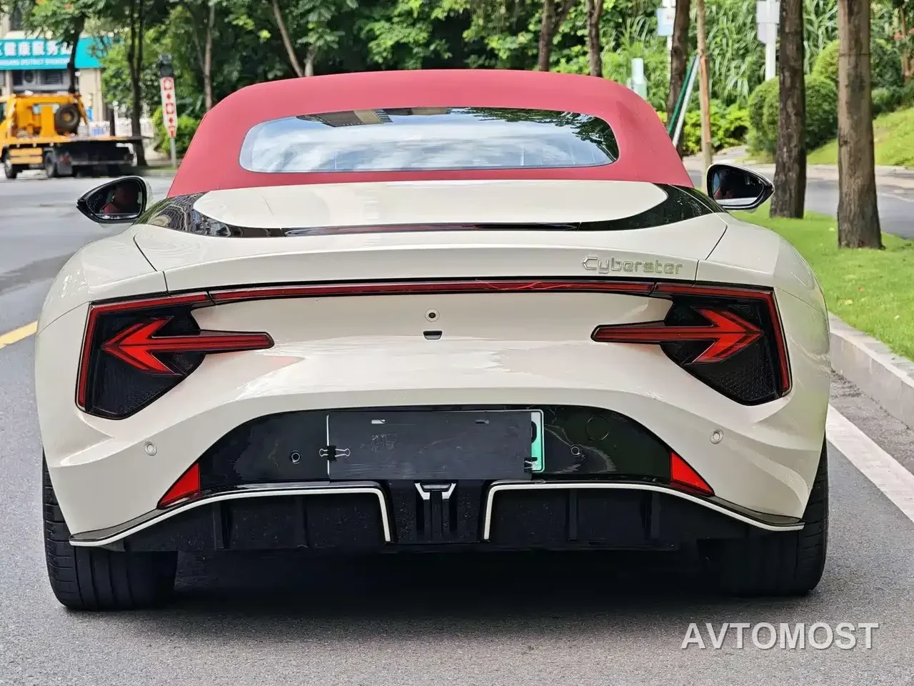MG Cyberster 2024 520km Legend AWD Red Canopy Edition — фото 10