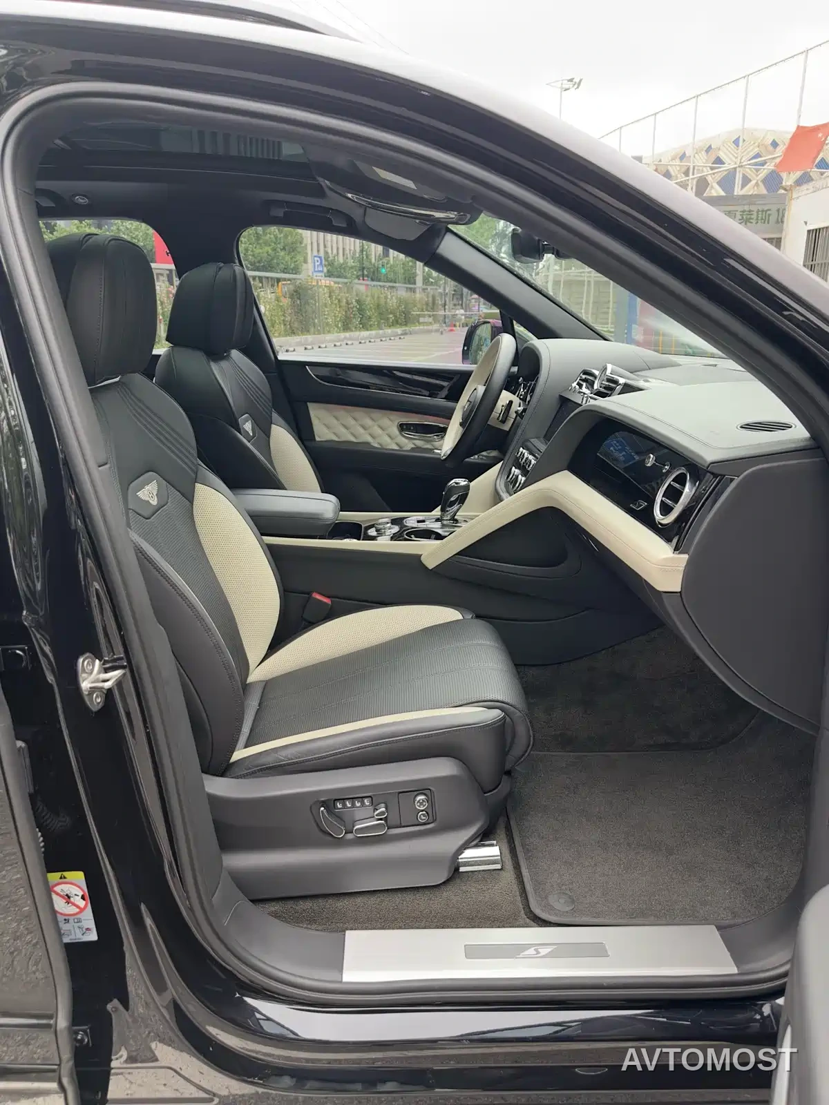 Bentley Bentayga 2022 4.0T V8 S — фото 13