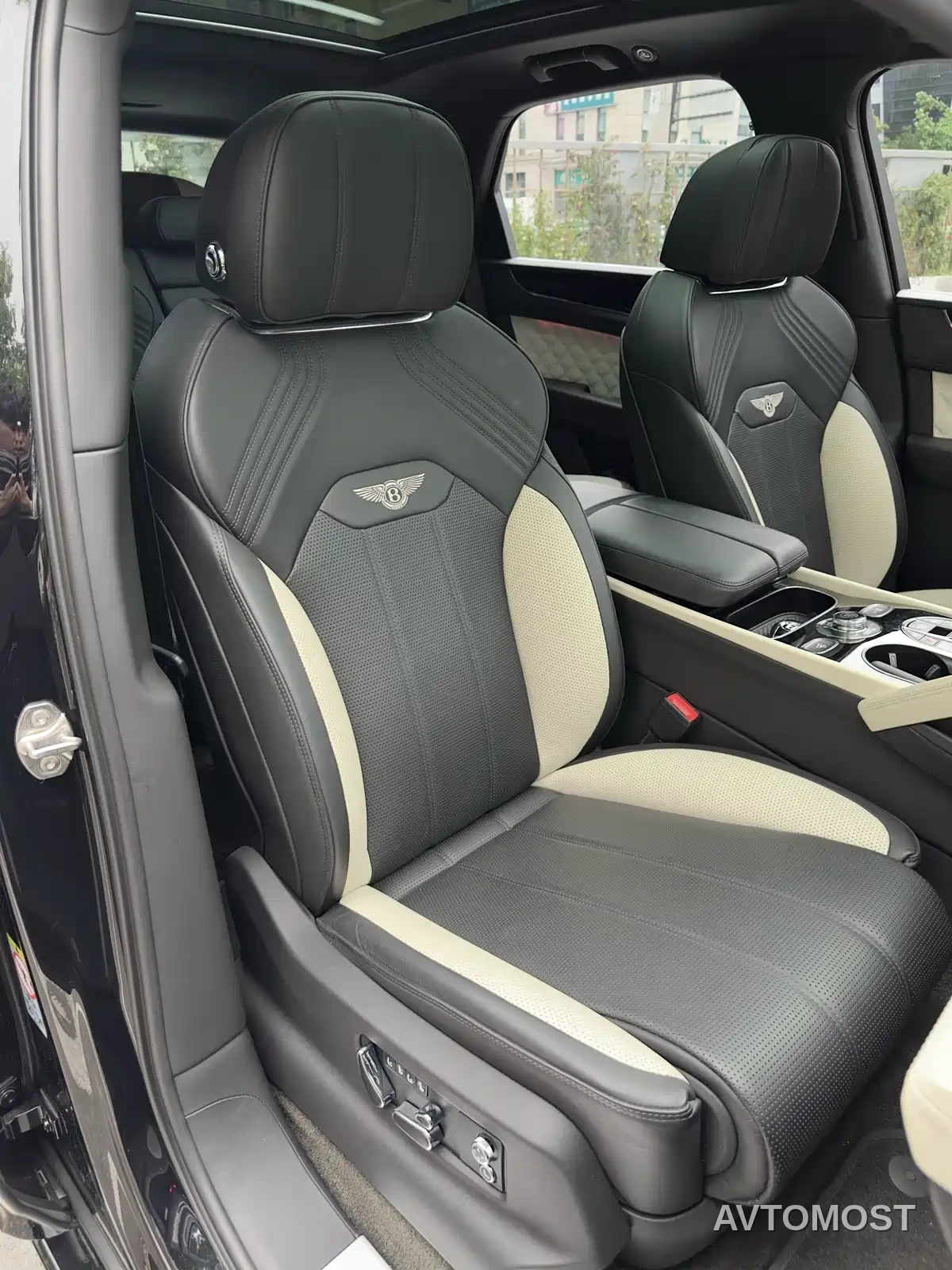 Bentley Bentayga 2022 4.0T V8 S — фото 14