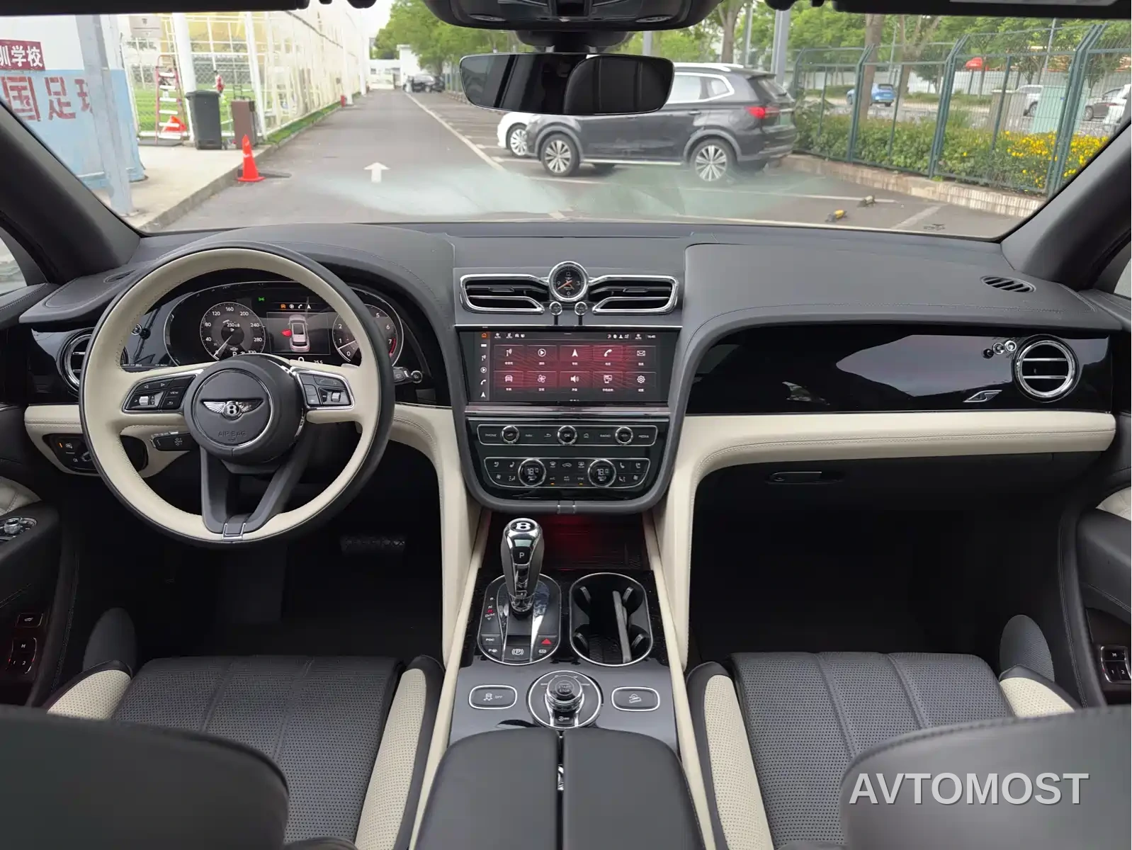 Bentley Bentayga 2022 4.0T V8 S — фото 17