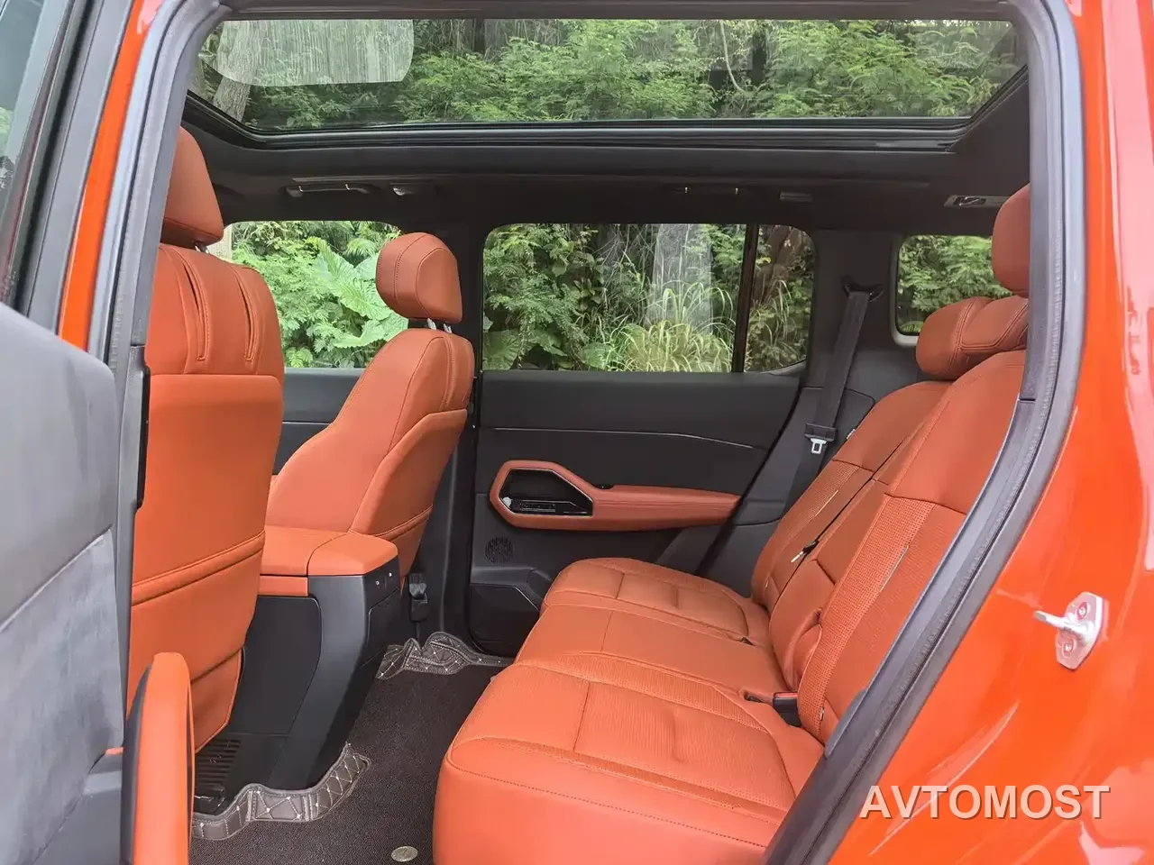 Ford Mustang NEV 2025 Plug-in Range Extender Hybrid — фото 12