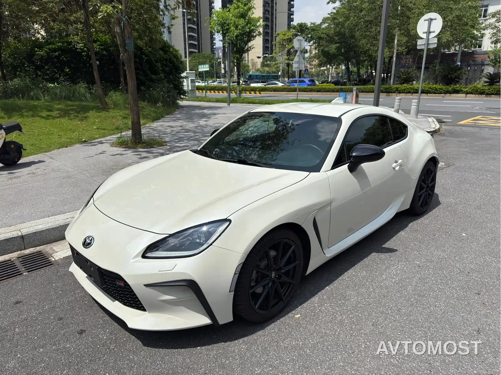 Toyota 86 2022 GR 86 2.4L Manual — фото 1