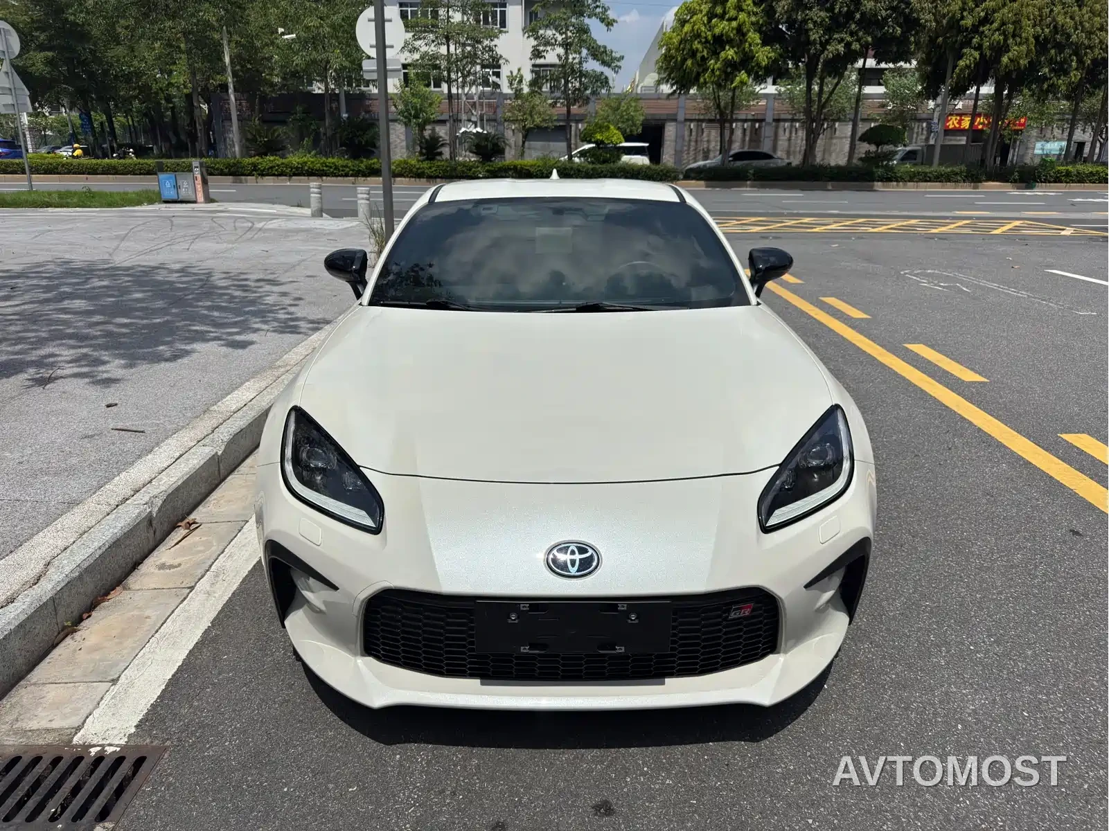 Toyota 86 2022 GR 86 2.4L Manual — фото 2
