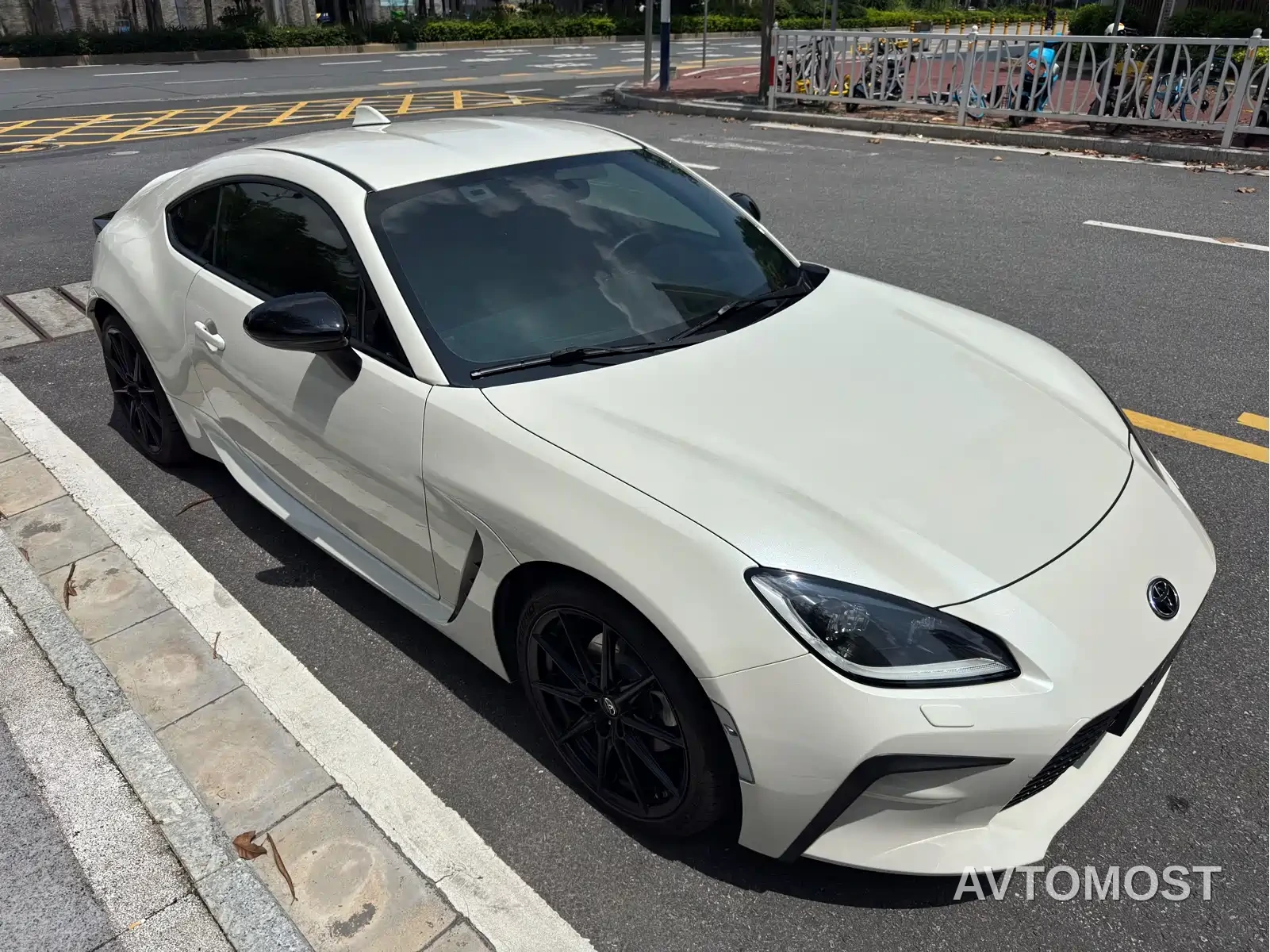 Toyota 86 2022 GR 86 2.4L Manual — фото 3