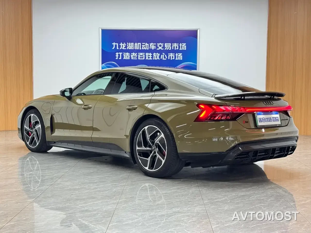 Audi RS e-tron GT 2023 Base Model — фото 6