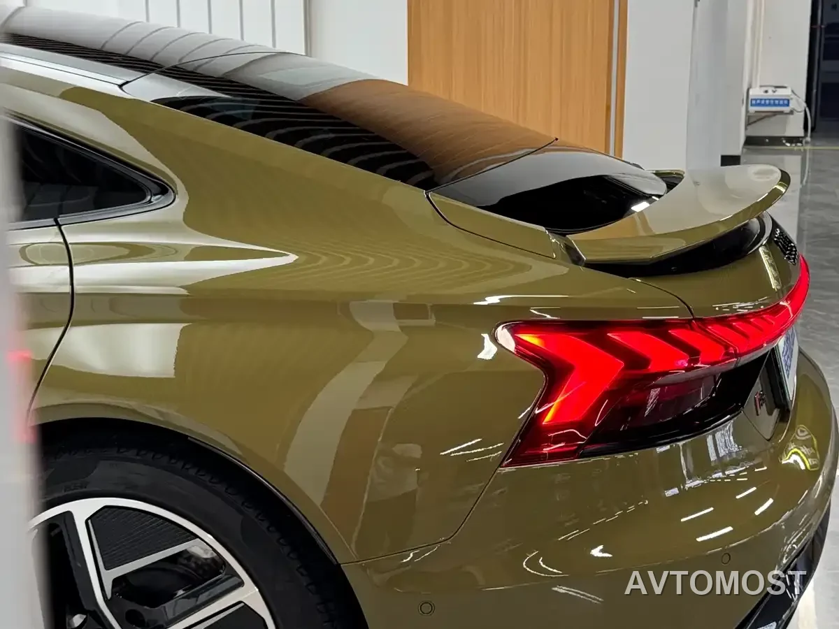 Audi RS e-tron GT 2023 Base Model — фото 14