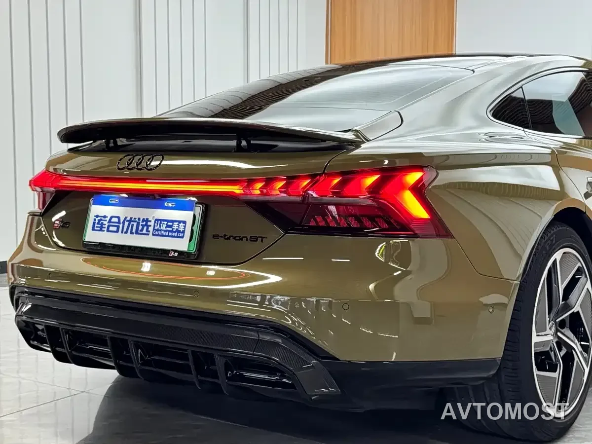 Audi RS e-tron GT 2023 Base Model — фото 16
