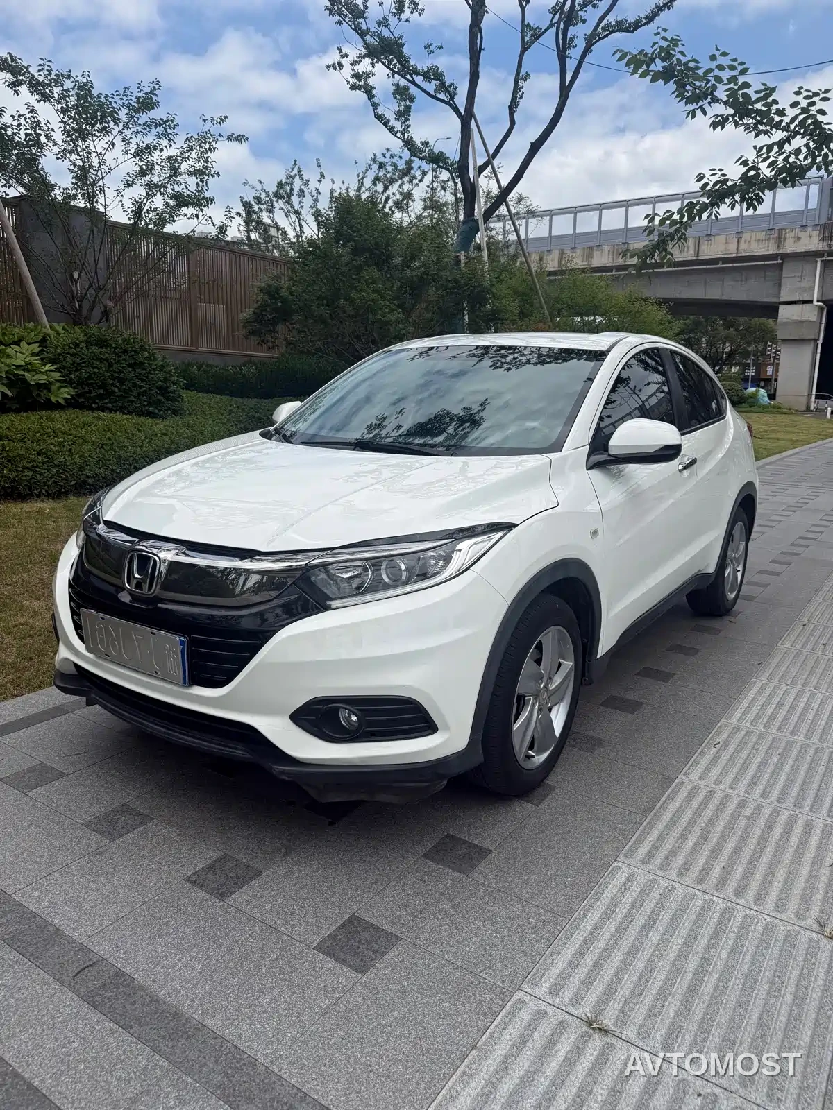 Honda Vezel 2020 220 TURBO CVT Elite — фото 2
