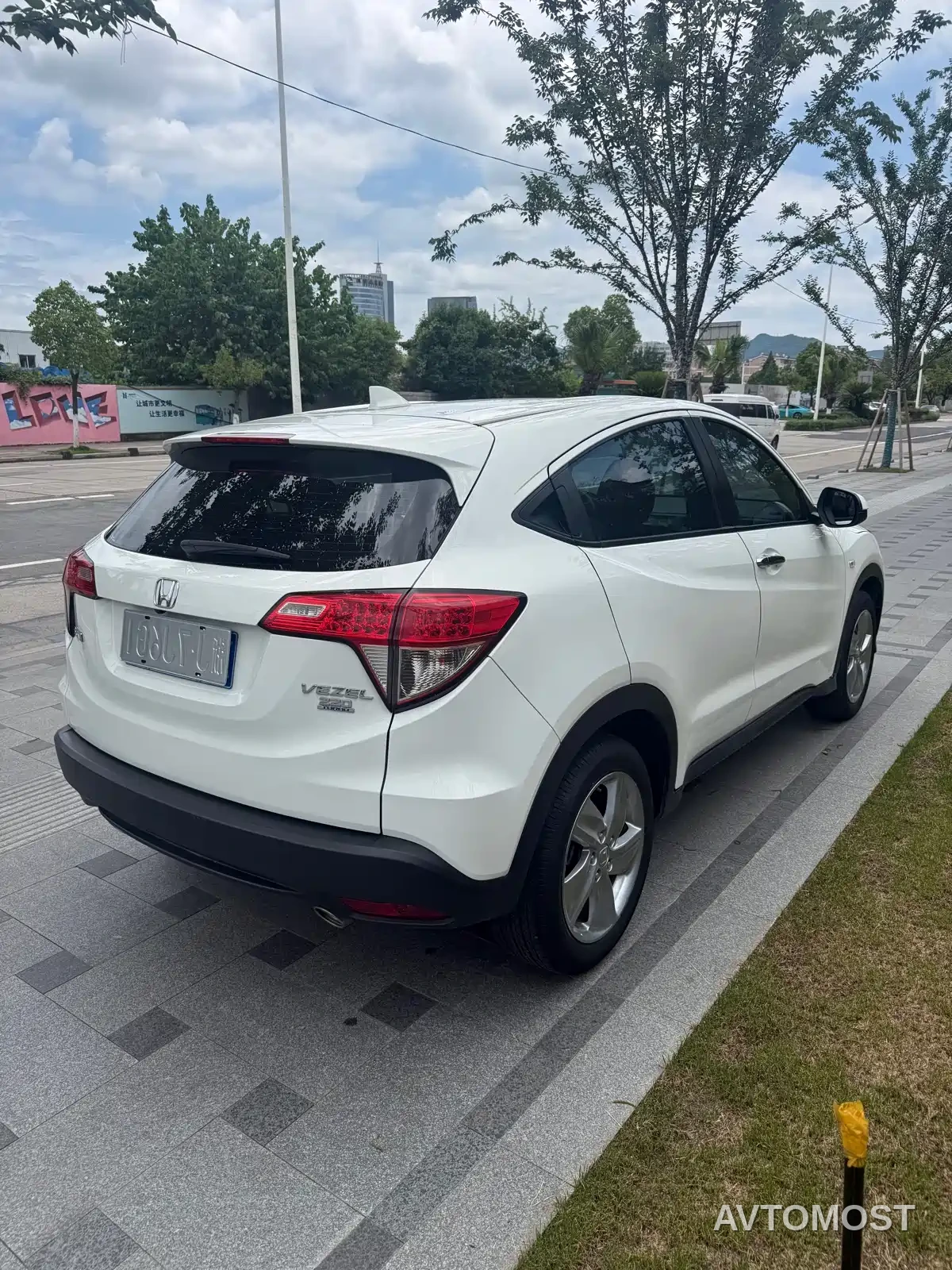 Honda Vezel 2020 220 TURBO CVT Elite — фото 6