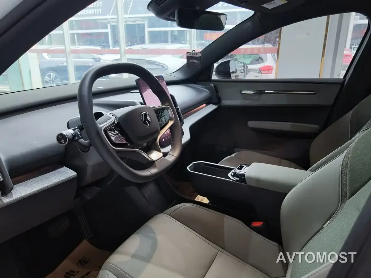 Volvo EX30 2025 RWD Long Range Plus — фото 8