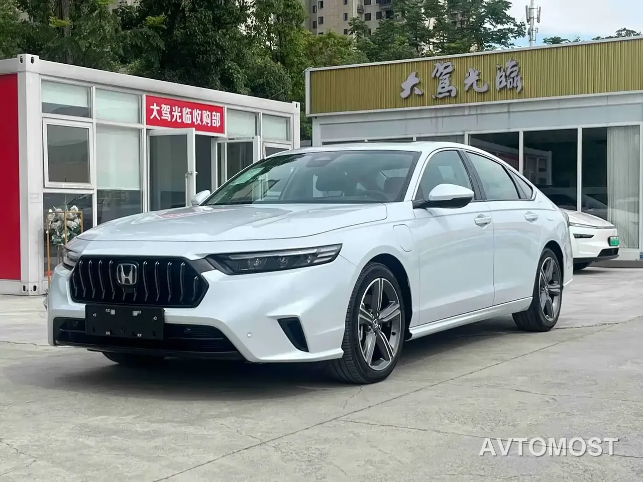 Honda Inspire Hybrid 2023 e:PHEV Premium Edition — фото 1