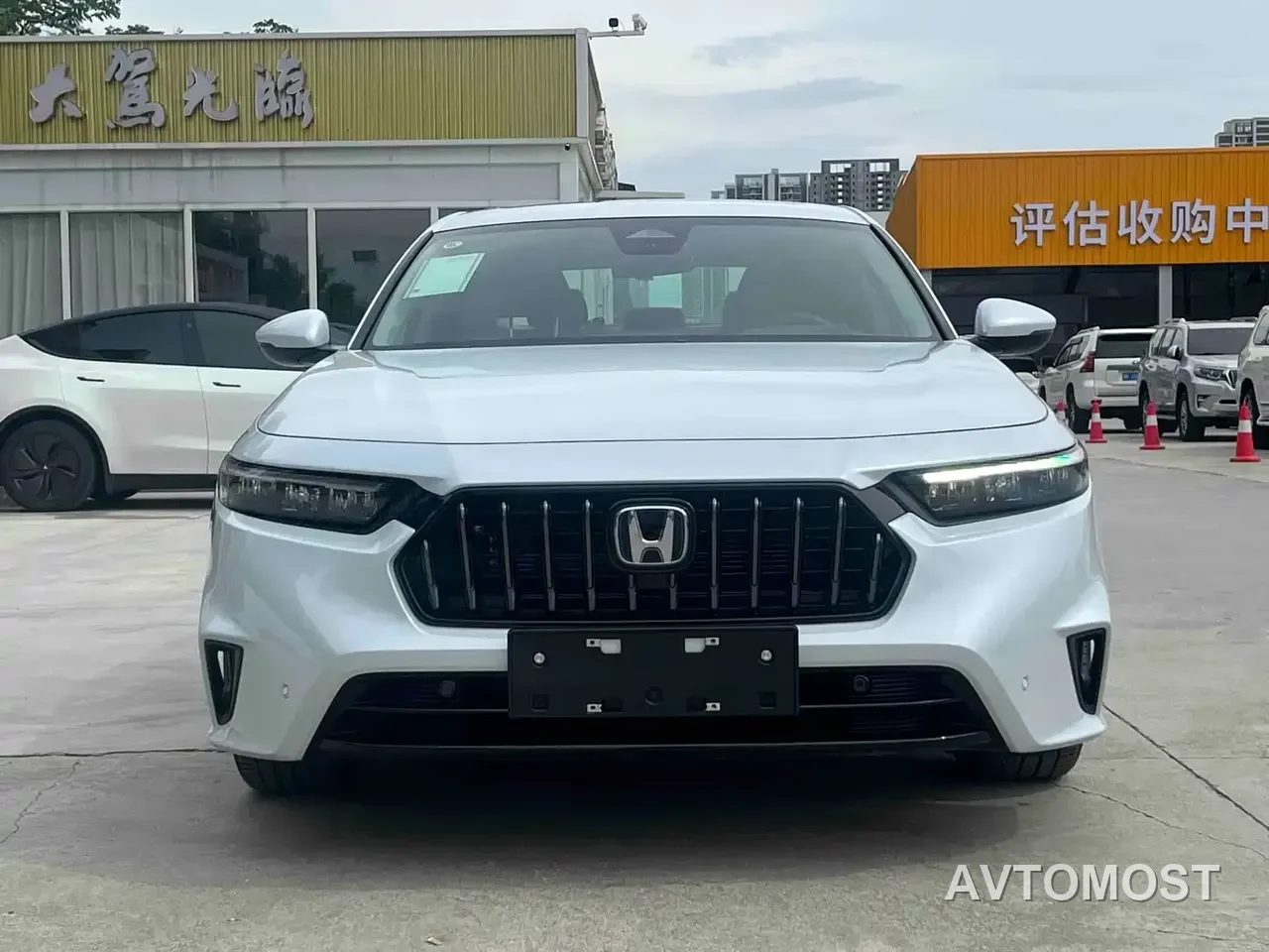 Honda Inspire Hybrid 2023 e:PHEV Premium Edition — фото 2