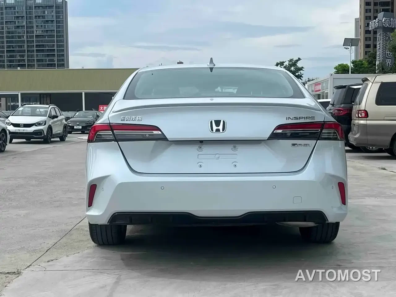 Honda Inspire Hybrid 2023 e:PHEV Premium Edition — фото 4