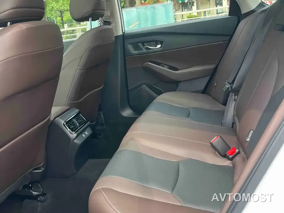 Honda Inspire Hybrid 2023 e:PHEV Premium Edition — фото 10
