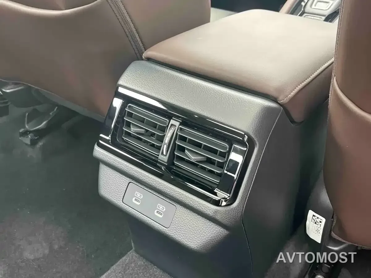 Honda Inspire Hybrid 2023 e:PHEV Premium Edition — фото 11